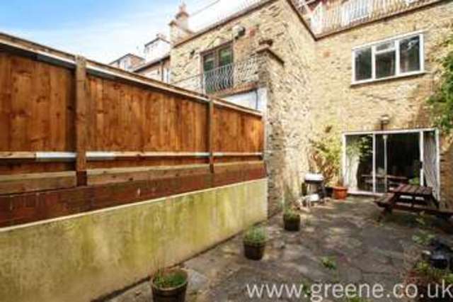  Image of 2 Bedroom Flat to rent at Mapesbury London Fortune Green, NW2 4BN