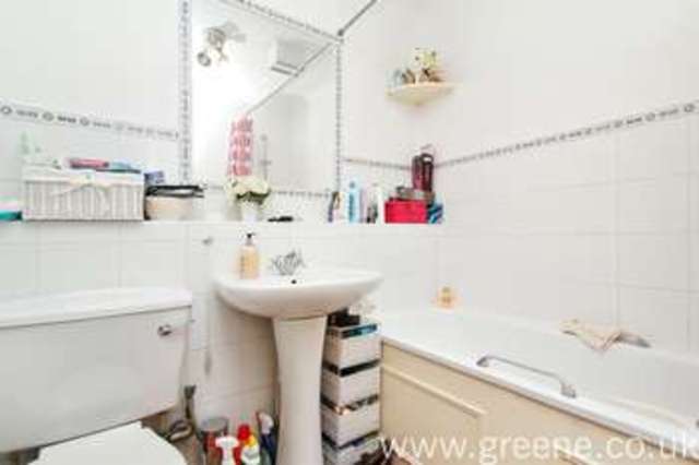  Image of 2 Bedroom Flat to rent at Mapesbury London Fortune Green, NW2 4BN