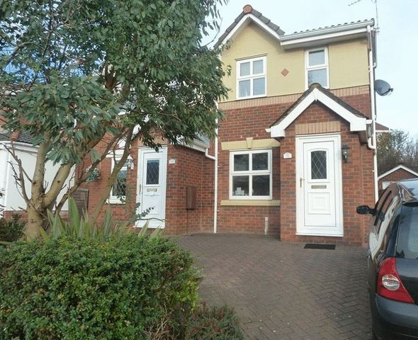  Image of 2 Bedroom Semi-Detached for sale at Chestnut Fold  Radcliffe, M26 4SX