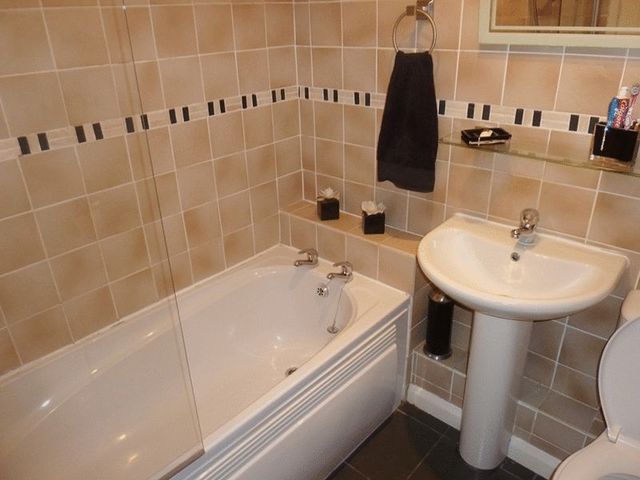  Image of 2 Bedroom Semi-Detached for sale at Chestnut Fold  Radcliffe, M26 4SX
