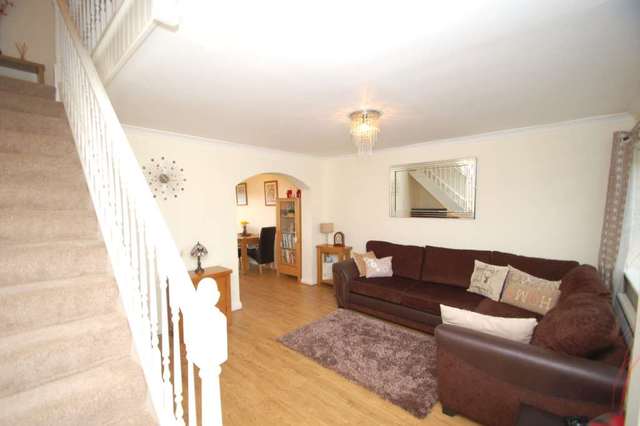  Image of 3 Bedroom Terraced for sale at Oak End Way  Chinnor, OX39 4JJ