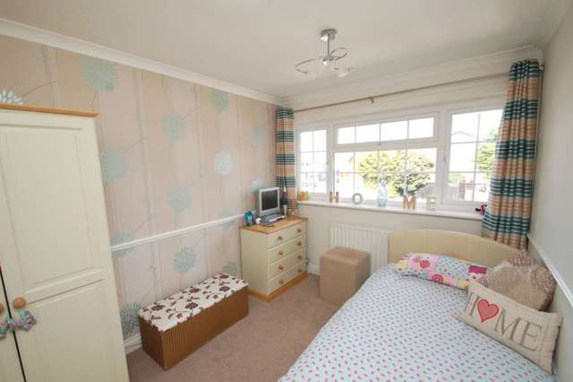  Image of 3 Bedroom Terraced for sale at Oak End Way  Chinnor, OX39 4JJ