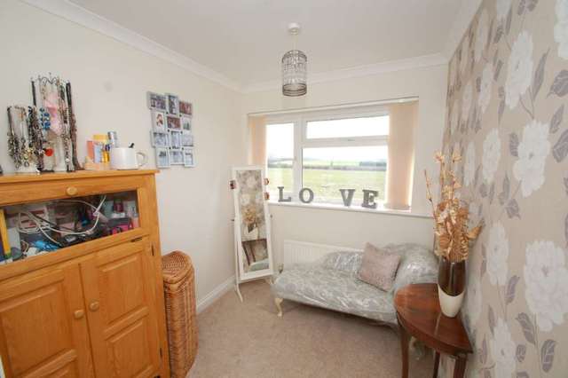  Image of 3 Bedroom Terraced for sale at Oak End Way  Chinnor, OX39 4JJ