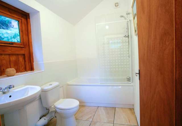  Image of 3 Bedroom Detached to rent at Church End Twyning Tewkesbury, GL20 6DA