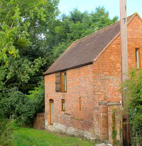  Image of 3 Bedroom Detached to rent at Church End Twyning Tewkesbury, GL20 6DA