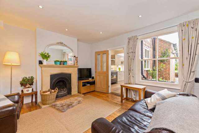  Image of 3 Bedroom Detached for sale at Clarence Road  Berkhamsted, HP4 3BQ