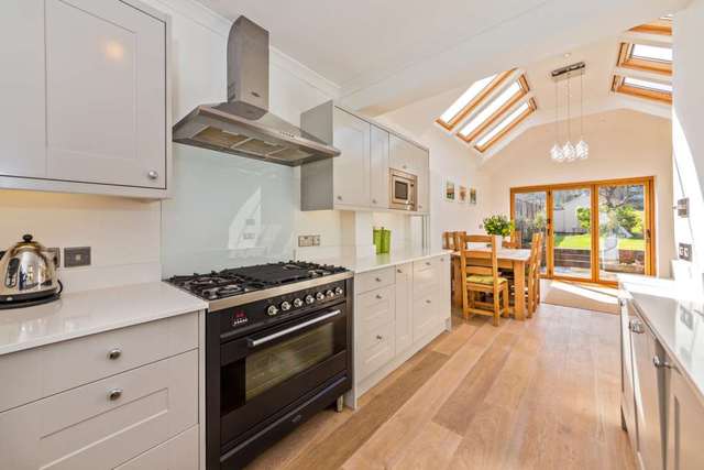  Image of 3 Bedroom Detached for sale at Clarence Road  Berkhamsted, HP4 3BQ