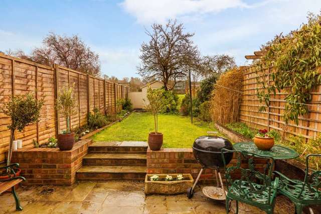 Image of 3 Bedroom Detached for sale at Clarence Road  Berkhamsted, HP4 3BQ