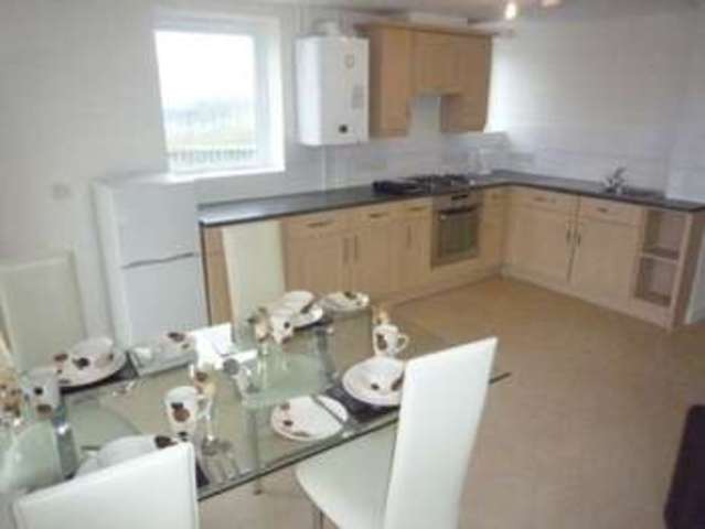  Image of 3 Bedroom Apartment to rent at Compair Crescent  Ipswich, IP2 0EH