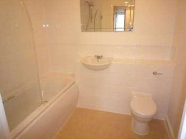  Image of 3 Bedroom Apartment to rent at Compair Crescent  Ipswich, IP2 0EH