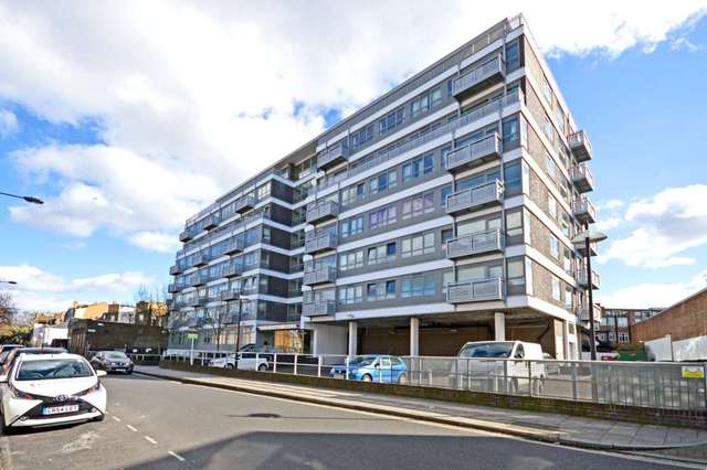  Image of 2 Bedroom Apartment to rent at Courtenay House 9 New Park Road London, SW2 4DP