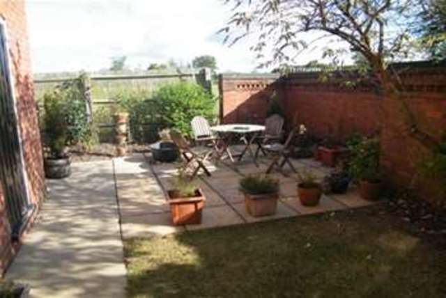  Image of 2 Bedroom Flat to rent at Birmingham, B46 2BH