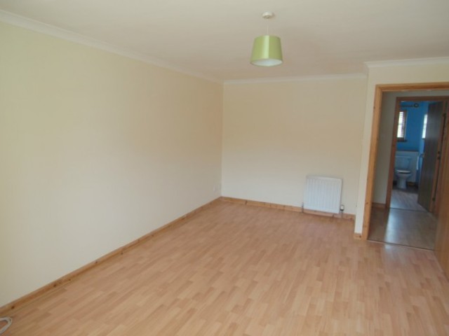  Image of 2 Bedroom Flat to rent at Dunfermline Fife Fife, KY12 9DX