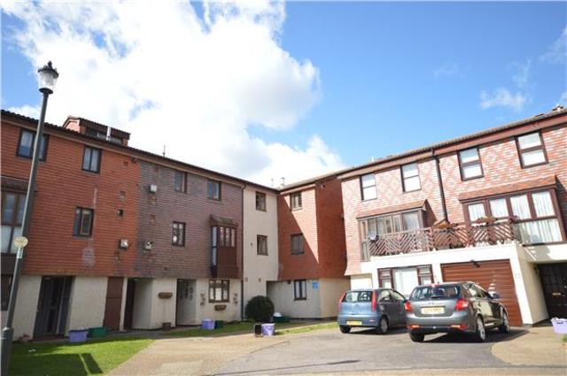  Image of 1 Bedroom Flat to rent at Raynes Park, SW20 9NH