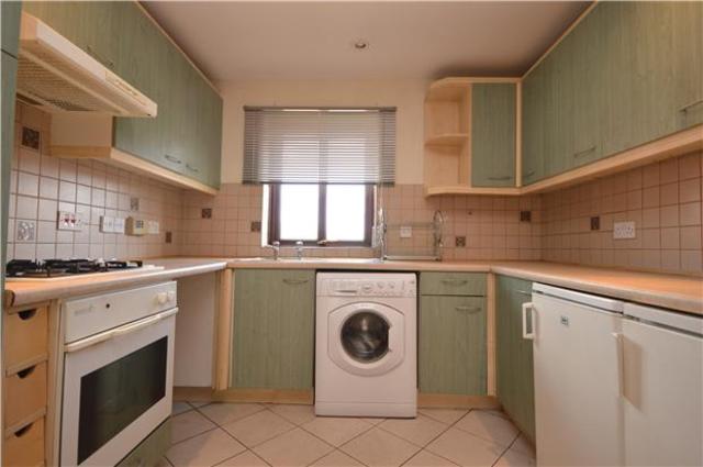  Image of 1 Bedroom Flat to rent at Raynes Park, SW20 9NH