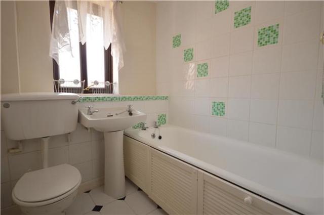  Image of 1 Bedroom Flat to rent at Raynes Park, SW20 9NH
