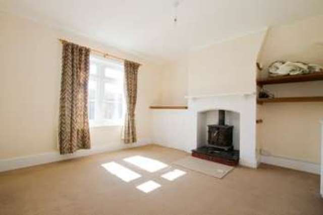  Image of 3 Bedroom Cottage to rent at East Harting Petersfield Hampshire, GU31 5LY