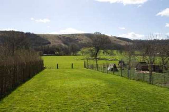  Image of 3 Bedroom Cottage to rent at East Harting Petersfield Hampshire, GU31 5LY