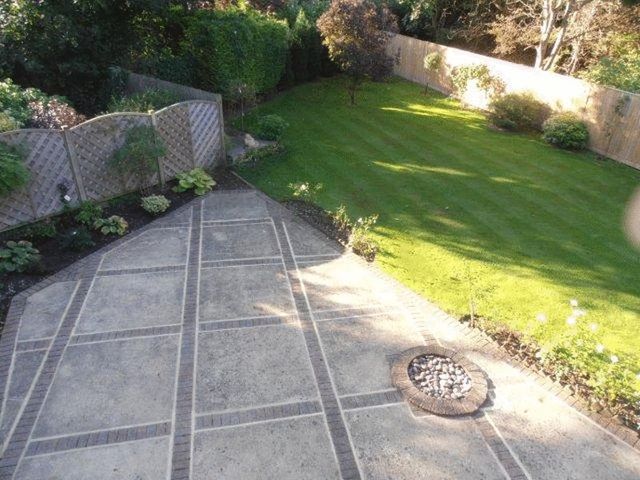 Image of 5 Bedroom Detached to rent at Burgh Heath Road  Epsom, KT17 4LJ