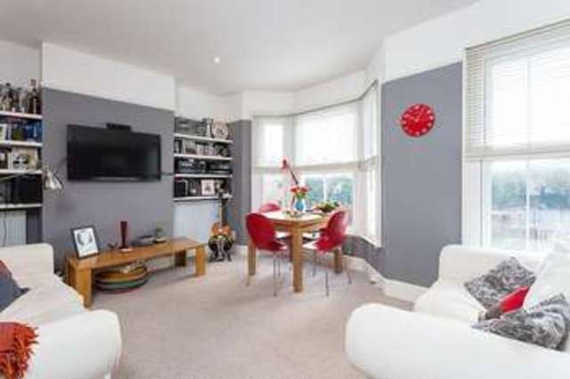  Image of 2 Bedroom Flat for sale at Battersea, SW11 5XS