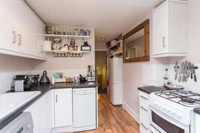  Image of 2 Bedroom Flat for sale at Battersea, SW11 5XS