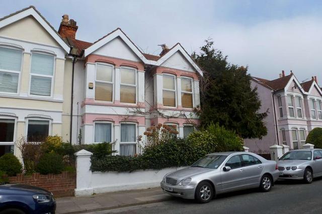  Image of 1 Bedroom Flat to rent at Southsea, PO4 9QB