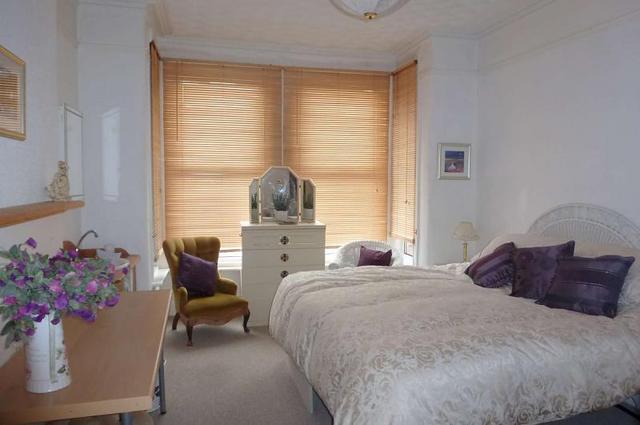  Image of 1 Bedroom Flat to rent at Southsea, PO4 9QB