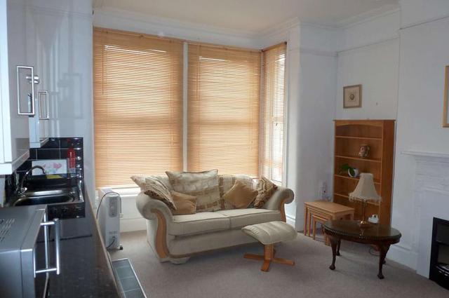  Image of 1 Bedroom Flat to rent at Southsea, PO4 9QB
