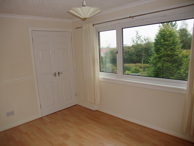  Image of 3 Bedroom Terraced to rent at Glenrothes Fife Fife, KY6 2JX