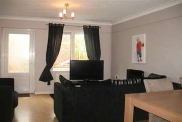  Image of 2 Bedroom Detached to rent at Southampton, SO19 9EJ