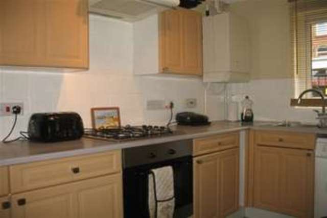  Image of 2 Bedroom Detached to rent at Southampton, SO19 9EJ