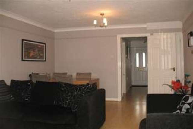  Image of 2 Bedroom Detached to rent at Southampton, SO19 9EJ