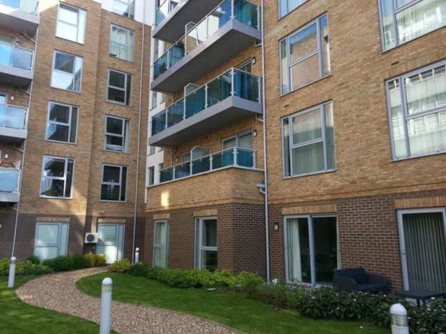  Image of 2 Bedroom Flat to rent at Glenthorne Road  London, W6 0JY