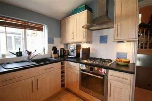  Image of 1 Bedroom Apartment to rent at Haydons Road, SW19 8TR