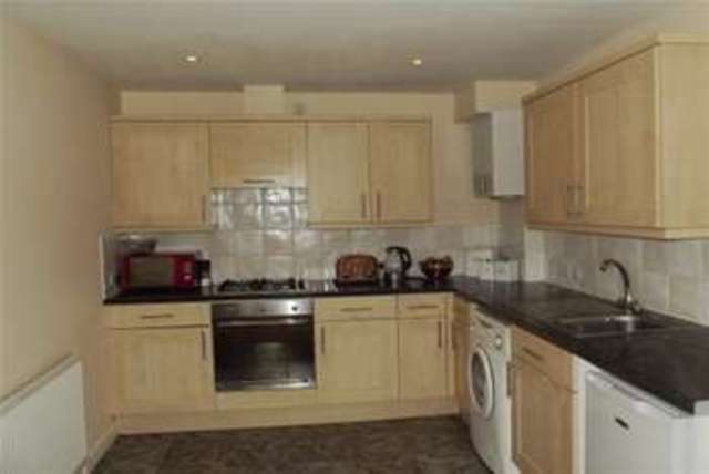  Image of 1 Bedroom Flat to rent at Addlestone, KT15 1TU