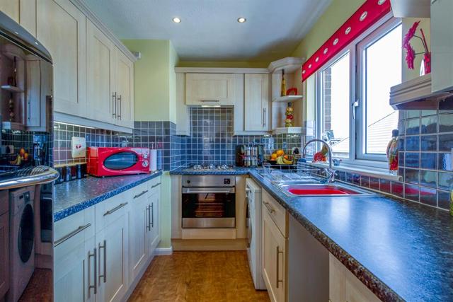  Image of 2 Bedroom Flat for sale at High Street London Colney St. Albans, AL2 1JZ