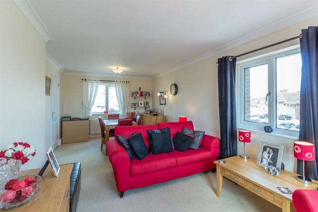  Image of 2 Bedroom Flat for sale at High Street London Colney St. Albans, AL2 1JZ