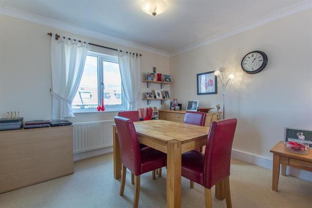  Image of 2 Bedroom Flat for sale at High Street London Colney St. Albans, AL2 1JZ