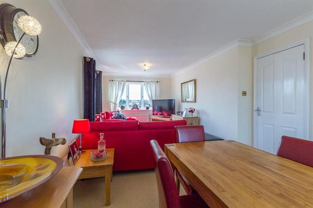  Image of 2 Bedroom Flat for sale at High Street London Colney St. Albans, AL2 1JZ