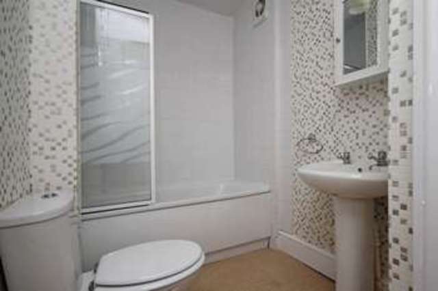  Image of 2 Bedroom Flat to rent at Higher Erith Road  TORQUAY, TQ1 2NQ