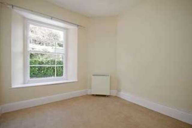  Image of 2 Bedroom Flat to rent at Higher Erith Road  TORQUAY, TQ1 2NQ