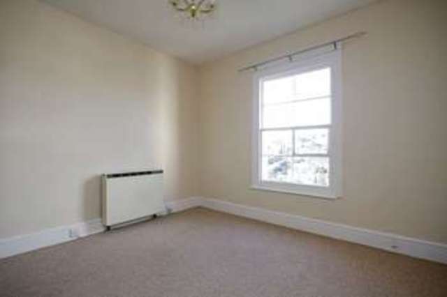  Image of 2 Bedroom Flat to rent at Higher Erith Road  TORQUAY, TQ1 2NQ