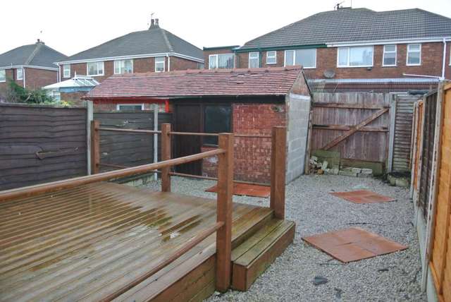  Image of 3 Bedroom Terraced to rent at Ivy Avenue  Blackpool, FY4 3QF