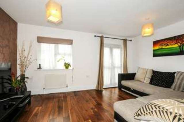  Image of 3 Bedroom Terraced for sale at Watford, WD19 6HL