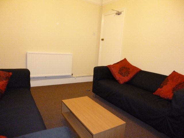  Image of 5 Bedroom Detached to rent at Treforest Pontypridd Glyntaff, CF37 1RP