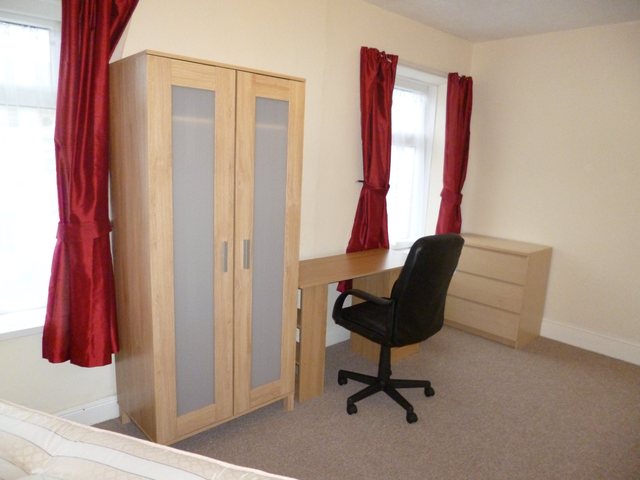  Image of 5 Bedroom Detached to rent at Treforest Pontypridd Glyntaff, CF37 1RP