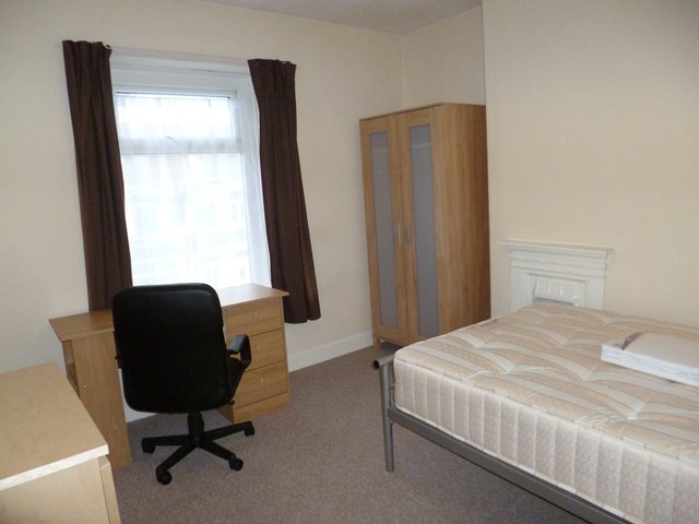  Image of 5 Bedroom Detached to rent at Treforest Pontypridd Glyntaff, CF37 1RP