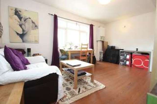  Image of 1 Bedroom Flat to rent at Kingsland Road  London, E2 8EB