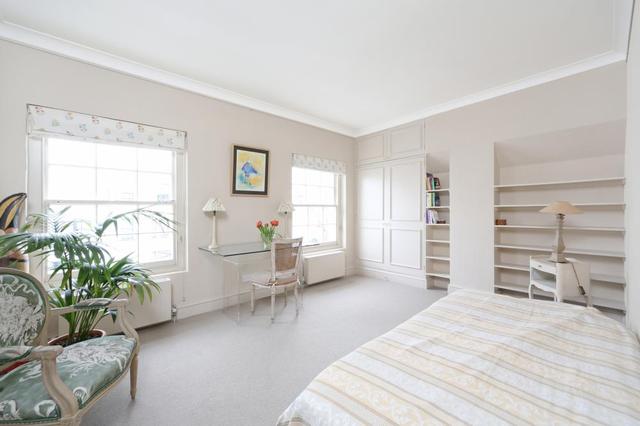  Image of 3 Bedroom Flat to rent at Lansdowne Road  London, W11 3AG