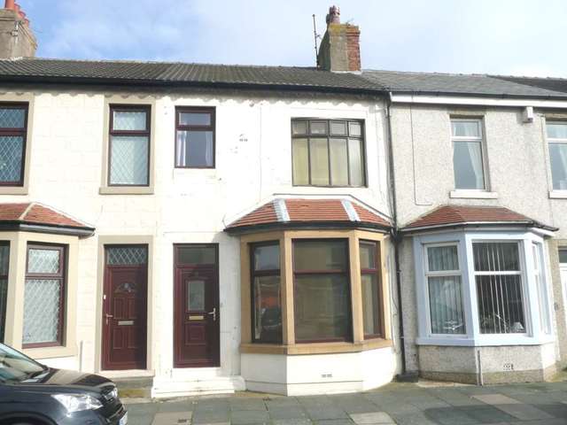  Image of 3 Bedroom Detached to rent at Linfield Terrace  Blackpool, FY4 3PD